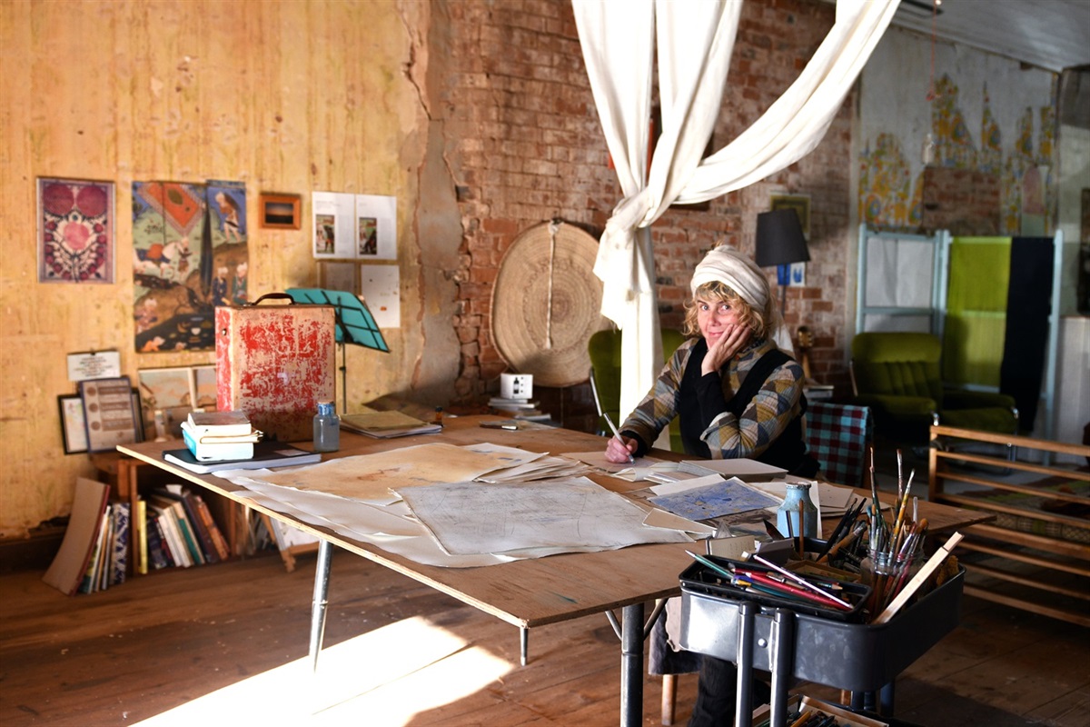 asma d. mather in her studio, broken hill 2020